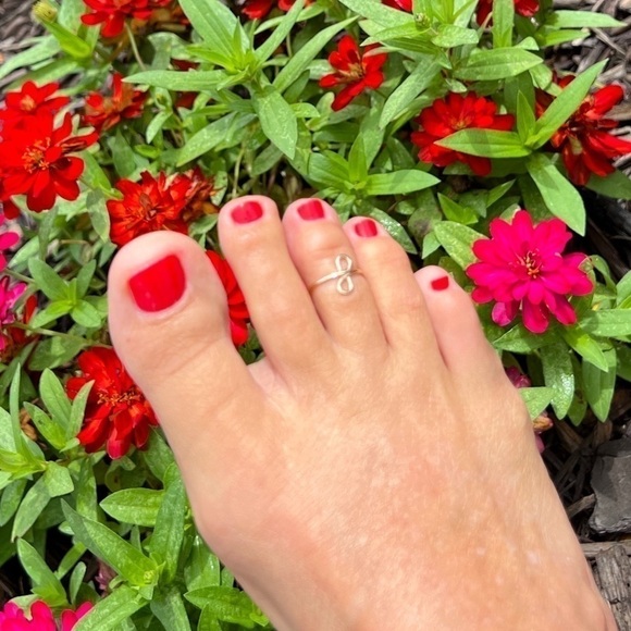 14K Gold Filled Toe Ring Adjustable - Picture 3 of 13